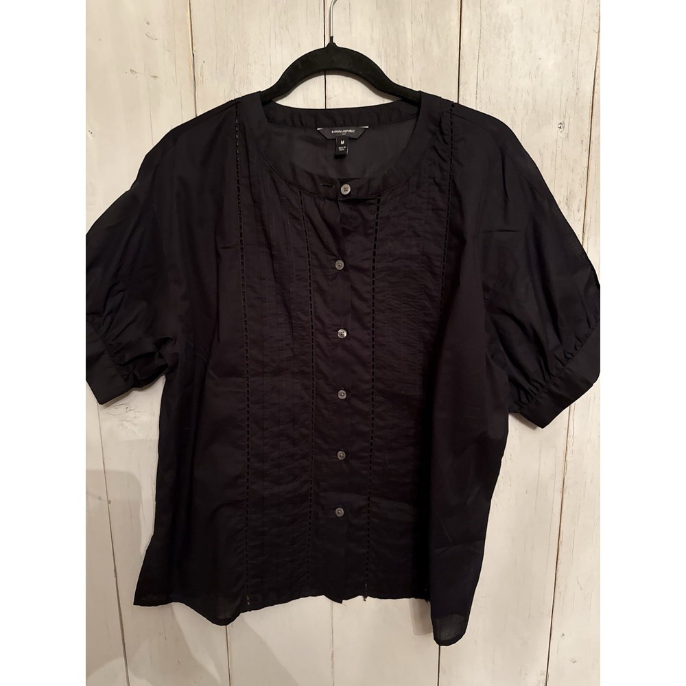 Banana Republic Voile Pleated Blouse Black Pintuck Top M Coastal Preppy - Picture 3 of 10